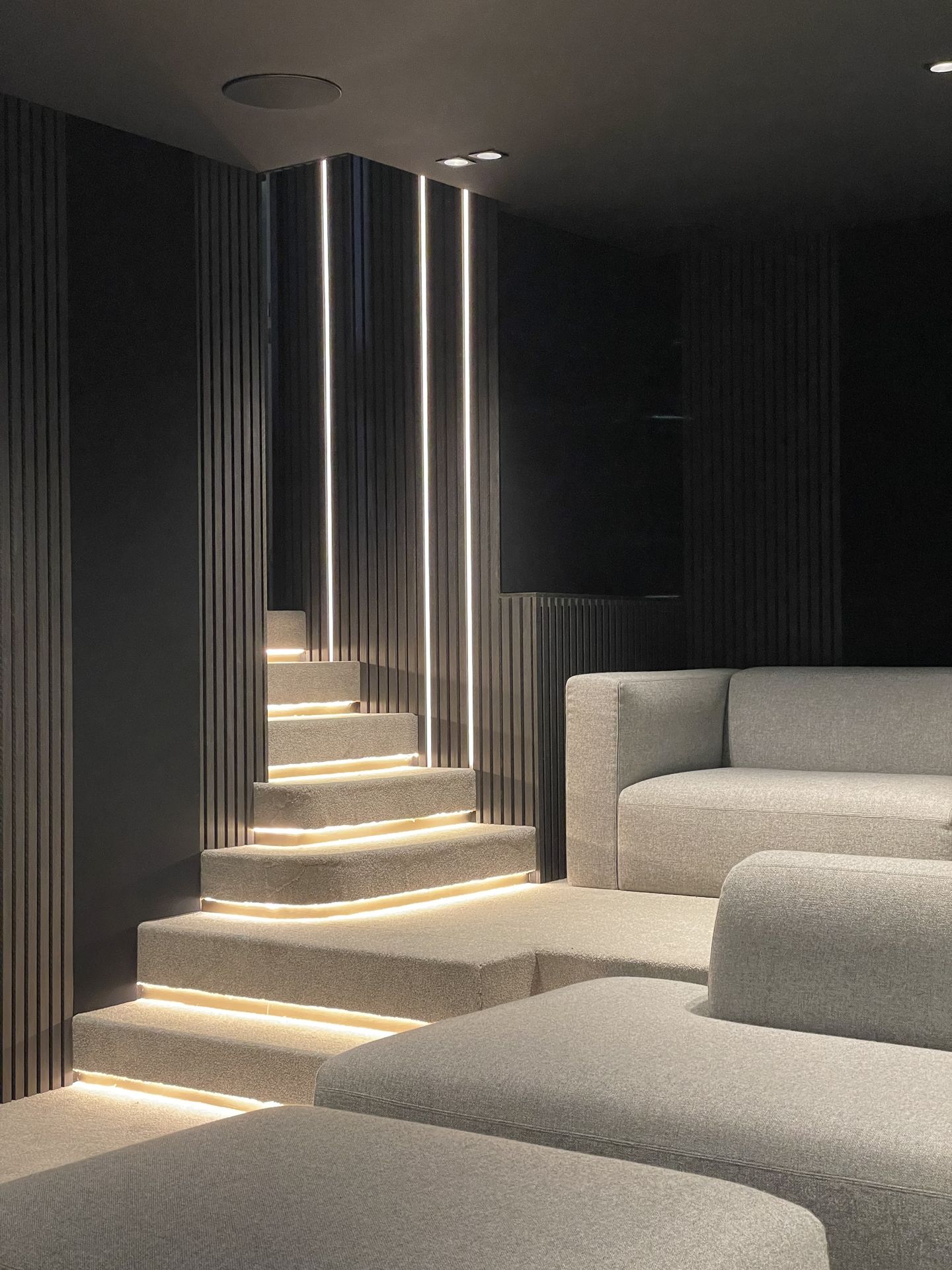 Escalier sur mesure avec marches rétroéclairées 
